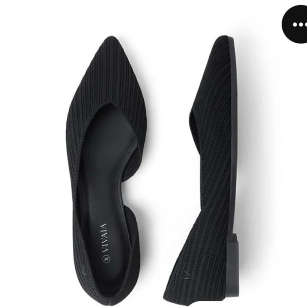 - Women's Black Flats